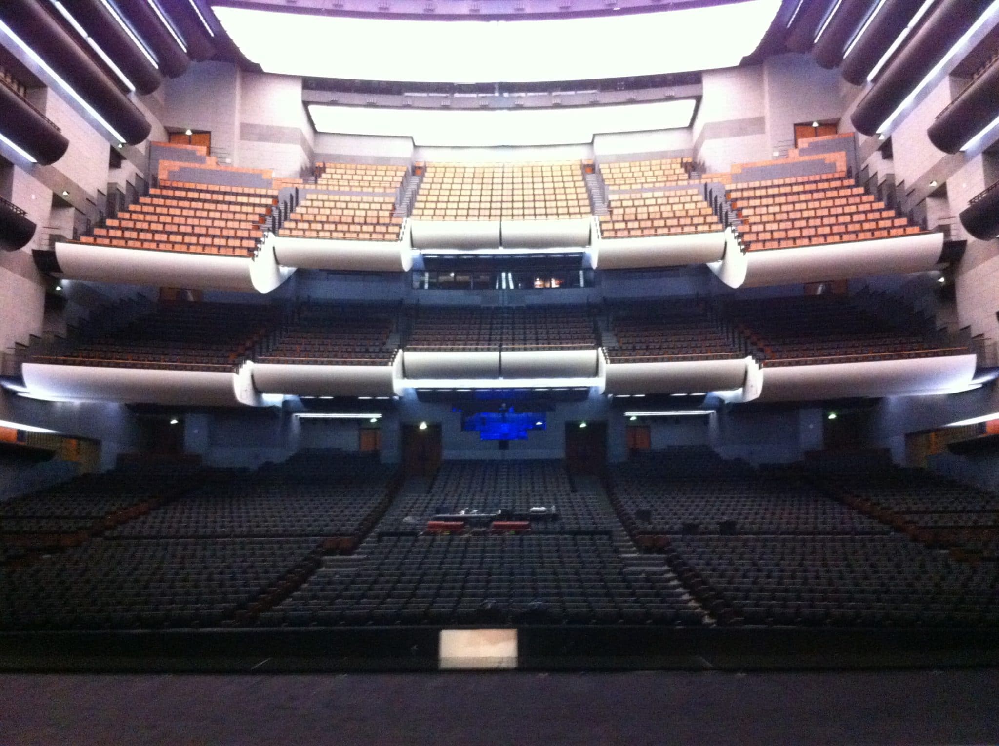 L'Opéra Bastille, L'opéra Du 21e Siècle - La Salle, La Scène, Les Coulisses