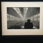 Henri Cartier-Bresson "Meeting politique, Parc des expositions porte de Versailles, Paris, France, 1953" - Crédit photo : Sébastien Gouillard